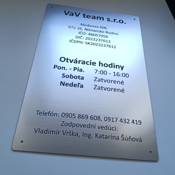 gravírovaná firemná tabuľka