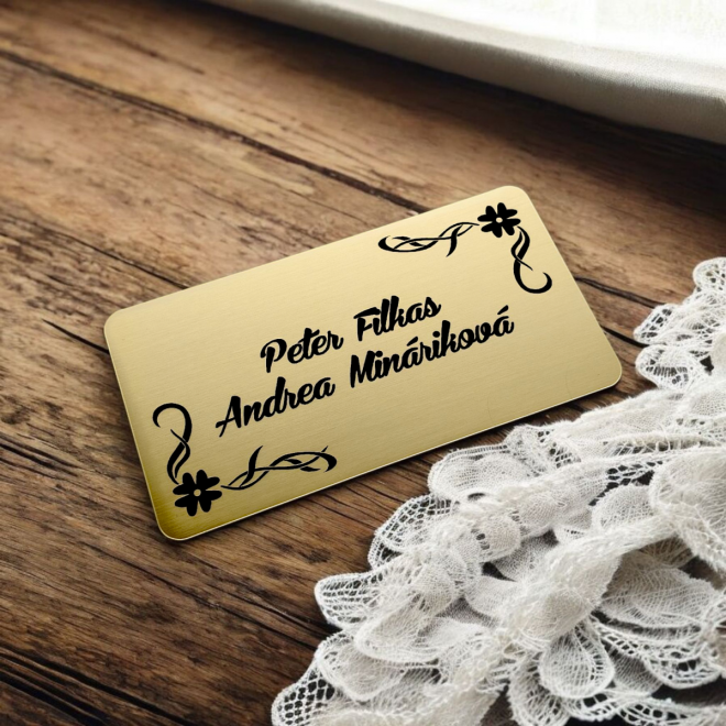 Menovka Deluxe Corner — samolepiaca akrylátová menovka s ornamentom 12,5×6,5 cm