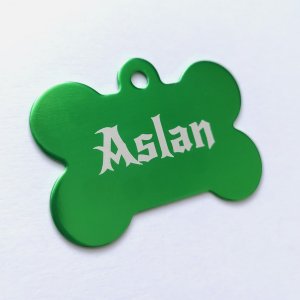 Známka pre psa MAXI kosť — eloxovaný hliník 5,1 × 3,6 cm, laserové gravírovanie