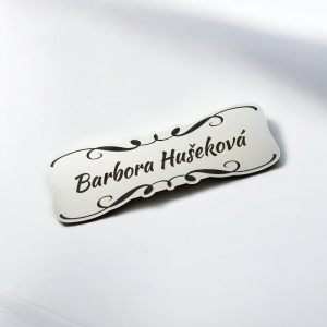 Menovka na dvere Vintage Curly — ornamentová menovka s netradičným tvarom