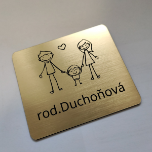 Menovka na dvere rodičia a synček