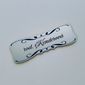 Menovka na dvere Vintage Curly — ornamentová menovka s netradičným tvarom