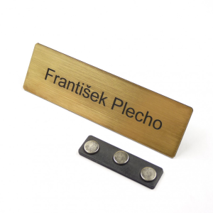 Magnetická menovka na odev — akrylátová menovka pre čašníkov a personál 10 × 3 cm