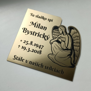 Tabuľka na hrob s anjelom — plastová náhrobná tabuľka 15×14 cm, laserové gravírovanie