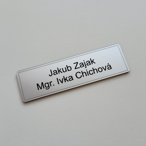 Menovka na dvere Double Basic Slim — zaoblená menovka s vnútornou linkou